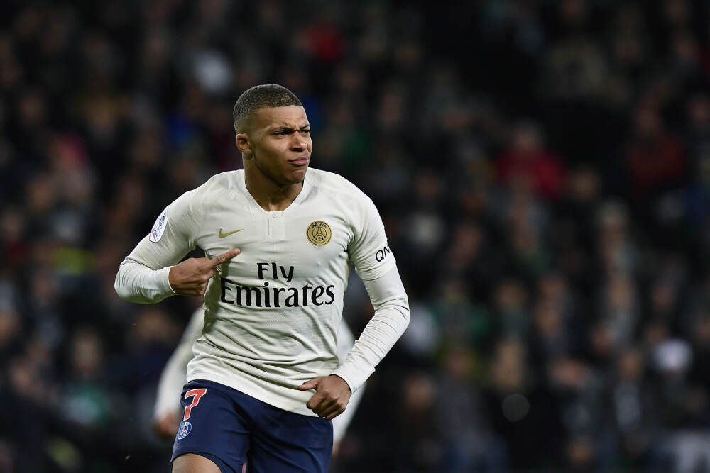 足球世界杯门票定价引争议 购票申请远超纪录